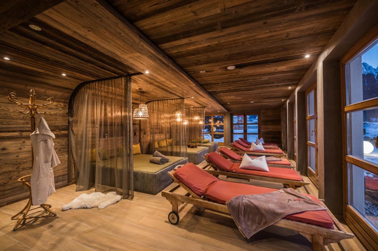 Helmhotel Innichen Buitenkant foto