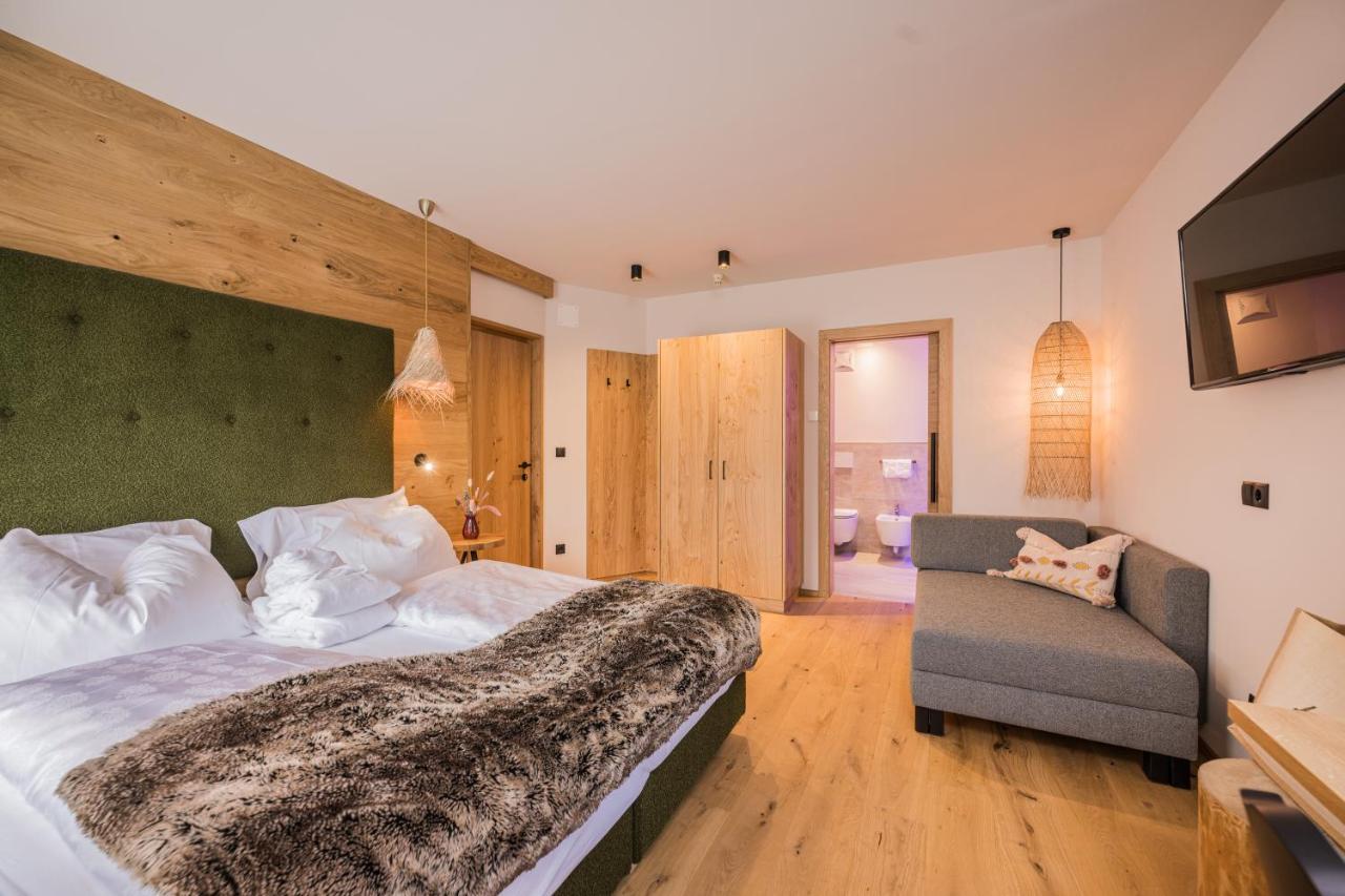 Helmhotel Innichen Buitenkant foto