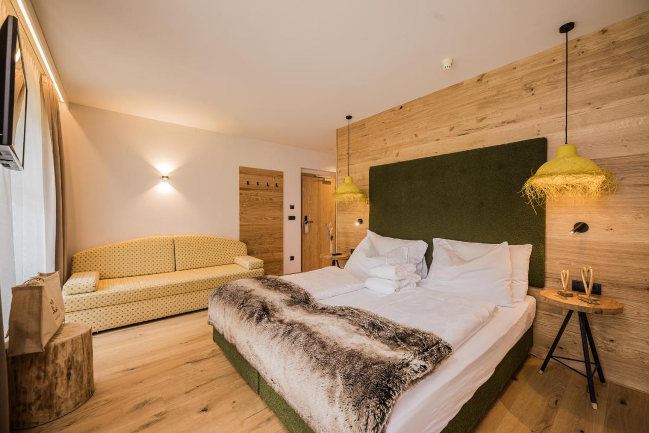 Helmhotel Innichen Buitenkant foto