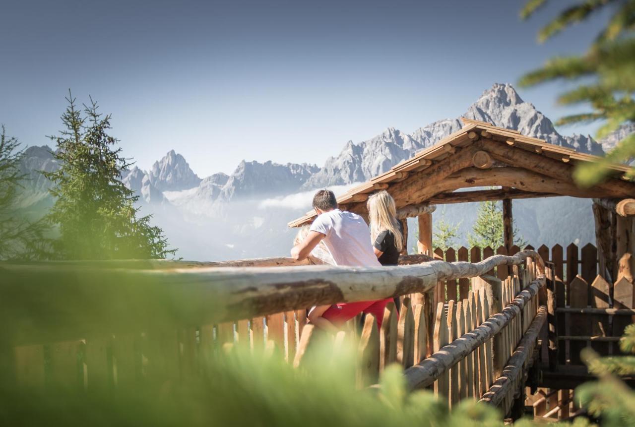 Helmhotel Innichen Buitenkant foto