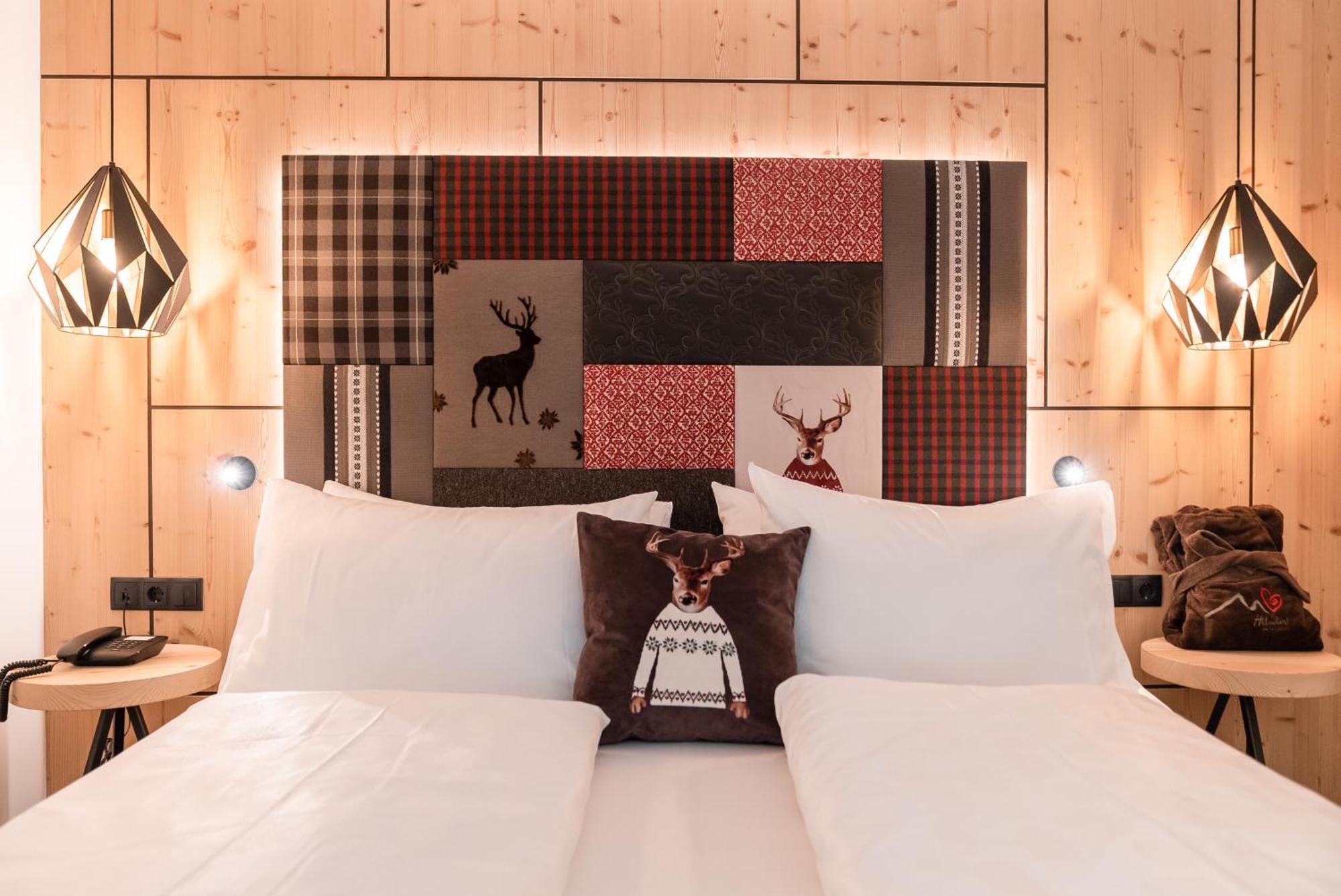 Helmhotel Innichen Buitenkant foto