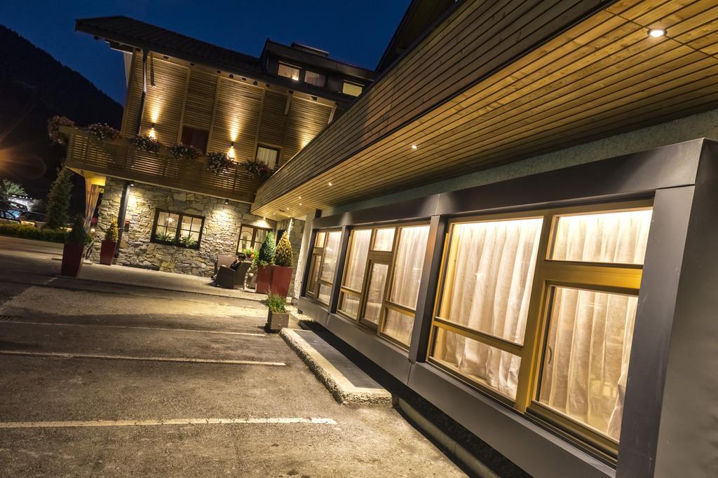 Helmhotel Innichen Buitenkant foto