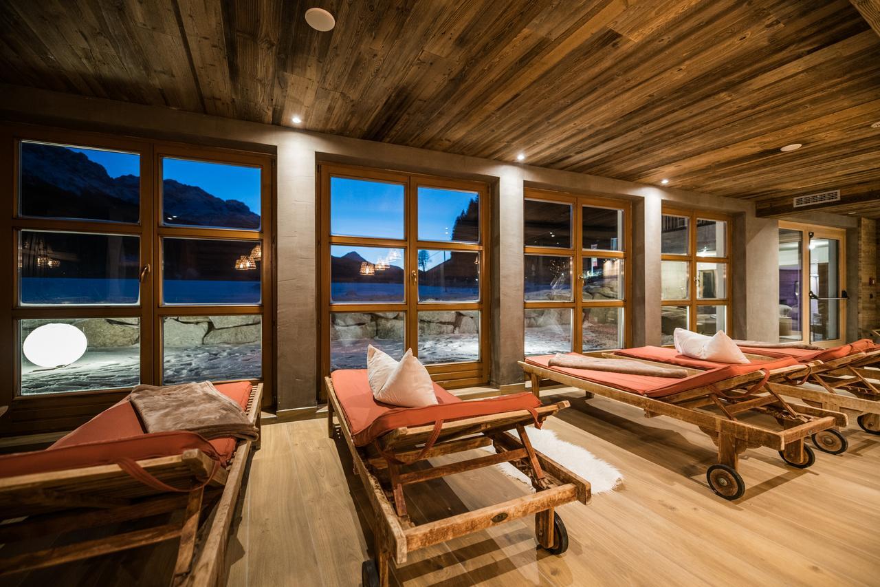 Helmhotel Innichen Buitenkant foto
