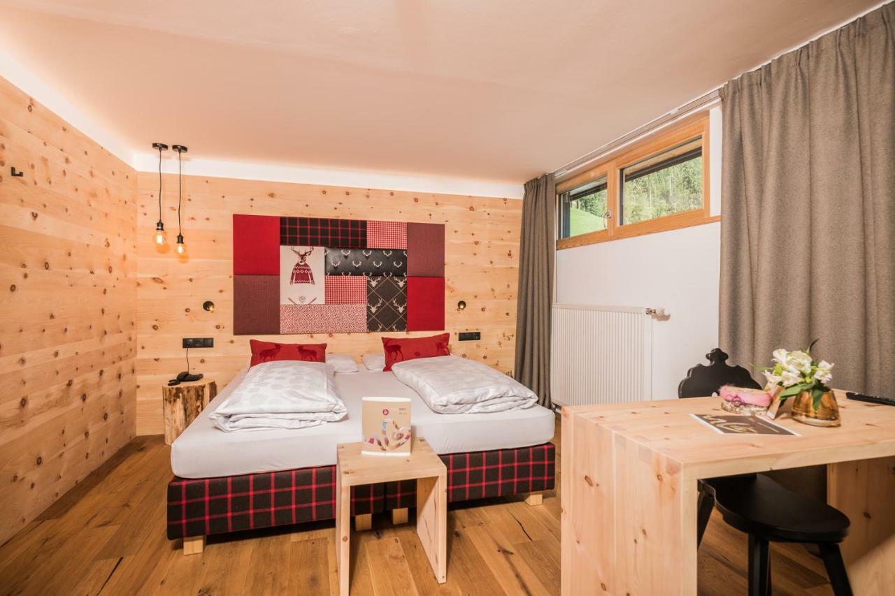 Helmhotel Innichen Buitenkant foto