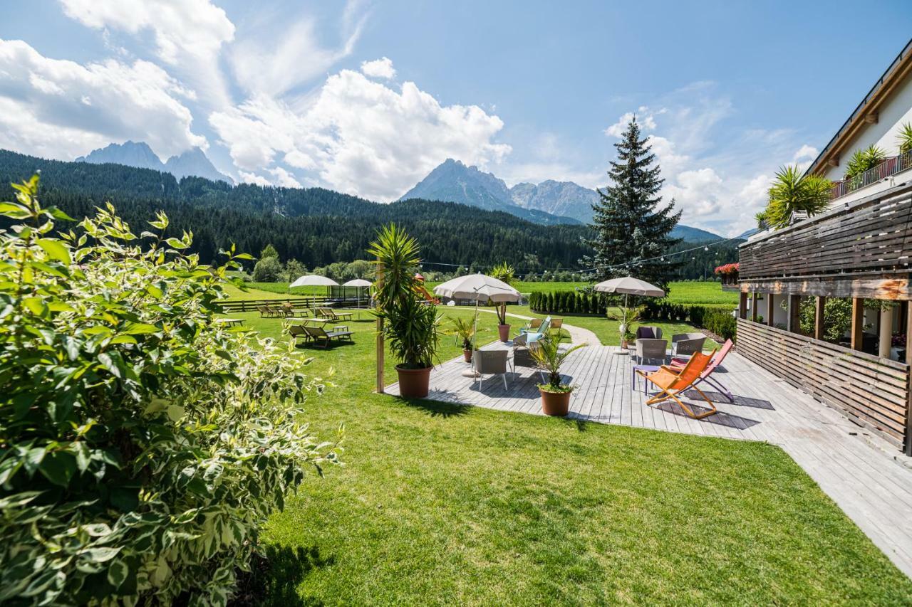 Helmhotel Innichen Buitenkant foto
