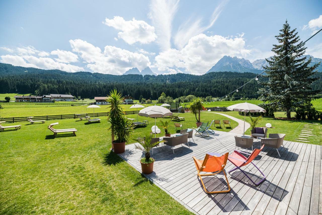 Helmhotel Innichen Buitenkant foto