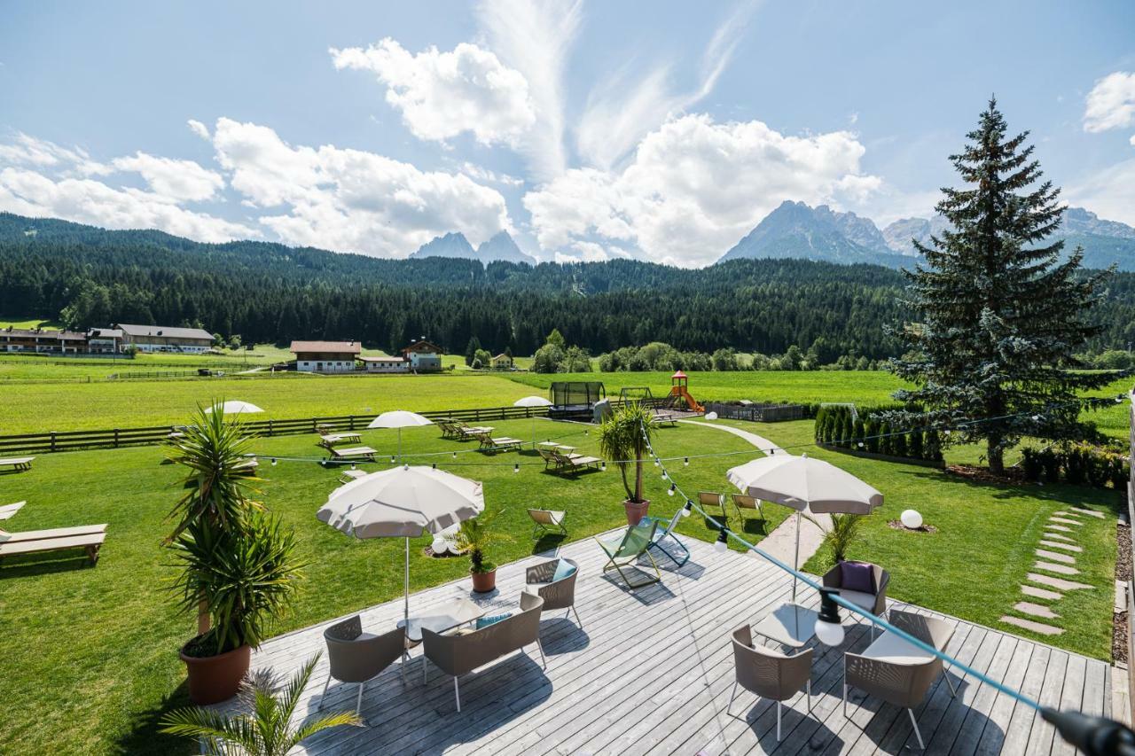 Helmhotel Innichen Buitenkant foto