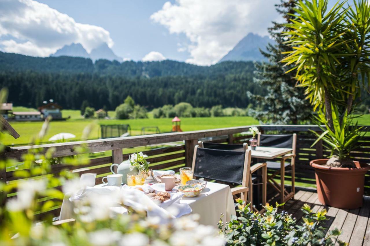 Helmhotel Innichen Buitenkant foto