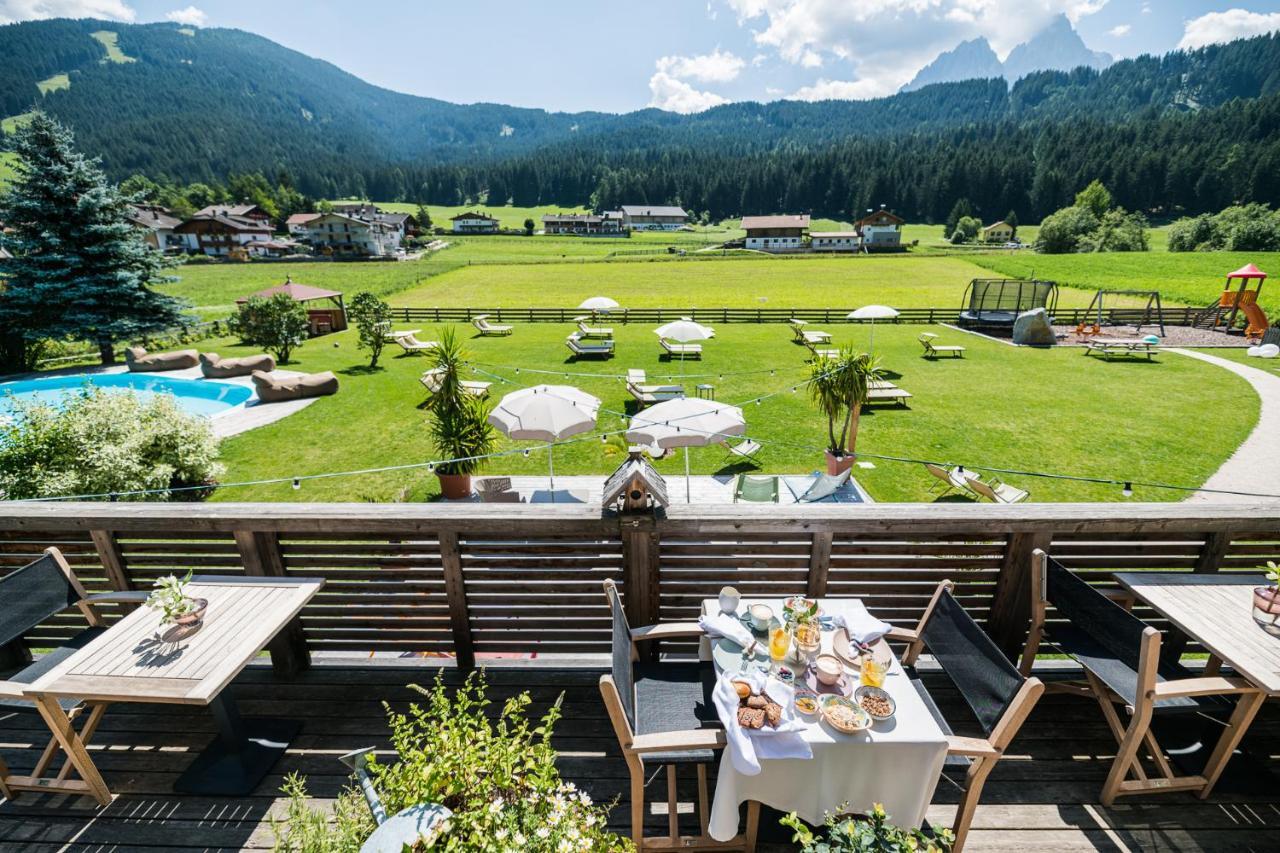 Helmhotel Innichen Buitenkant foto