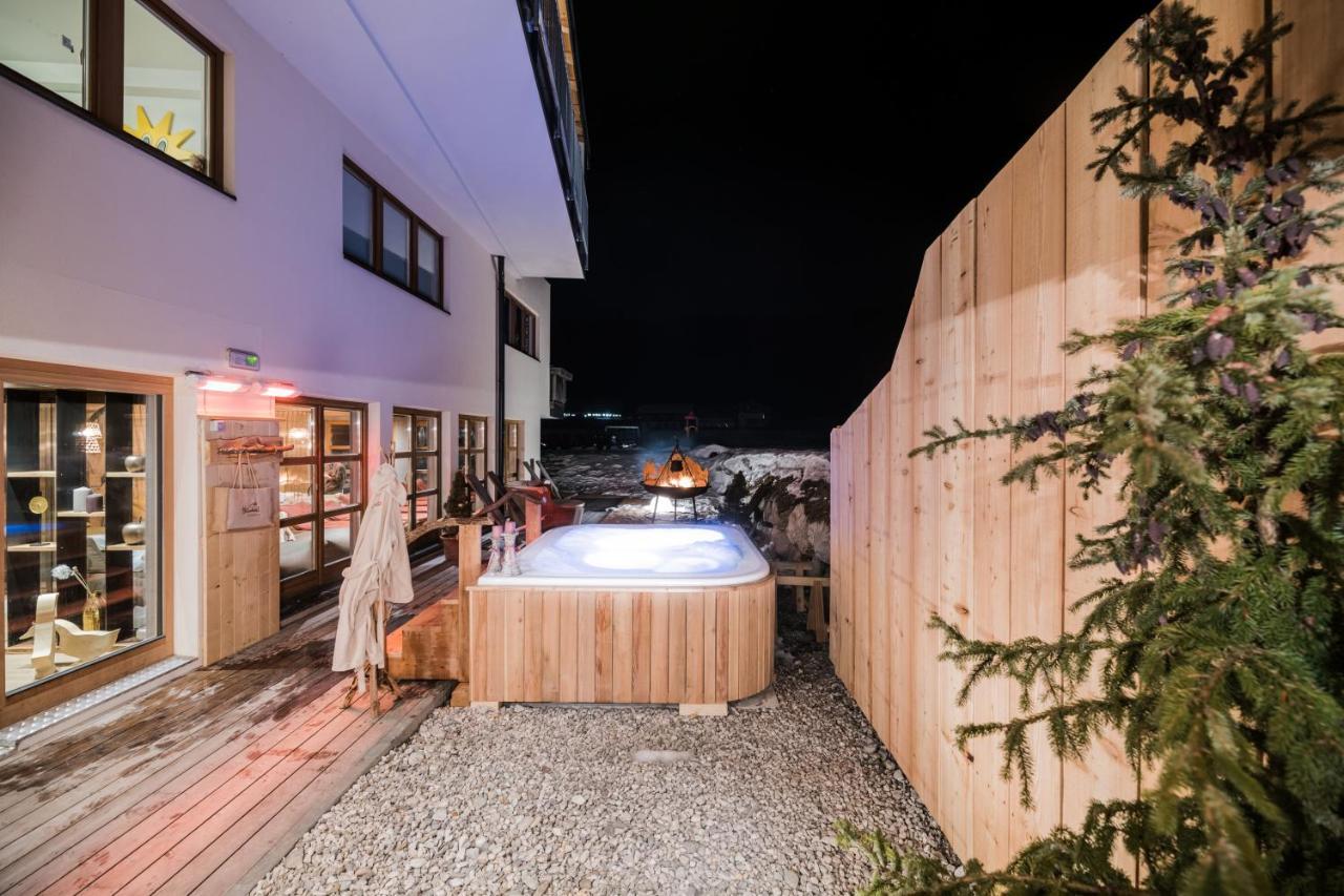Helmhotel Innichen Buitenkant foto